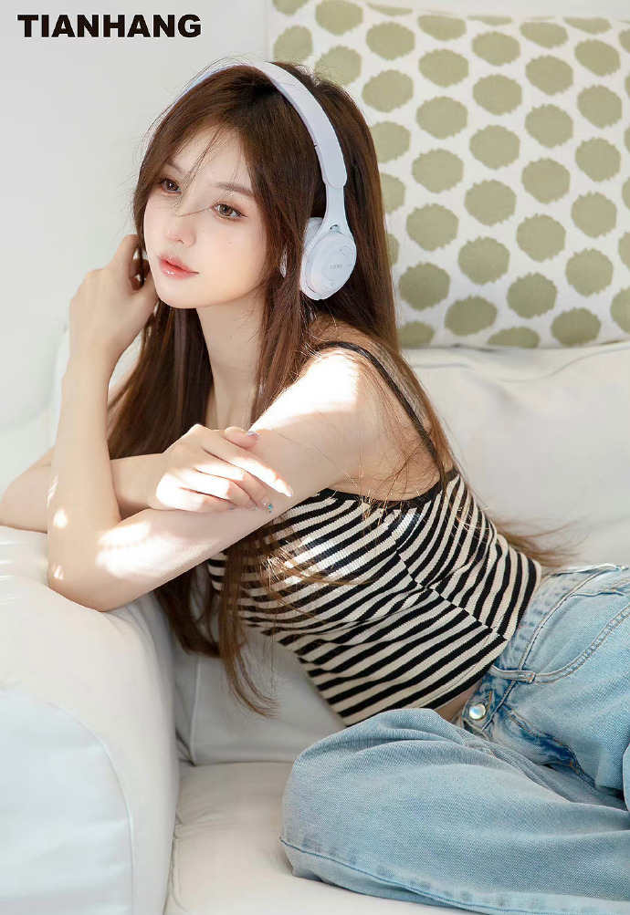 药屋少女的呢喃 封面