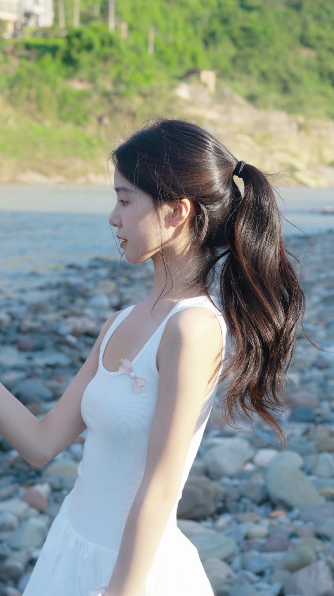 公寓春光 封面